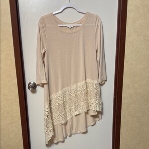 Umgee Elegant Cream Lace Trim Women's Top Size L